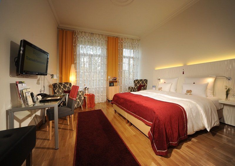 Western Premier Victoria Hotel 4*