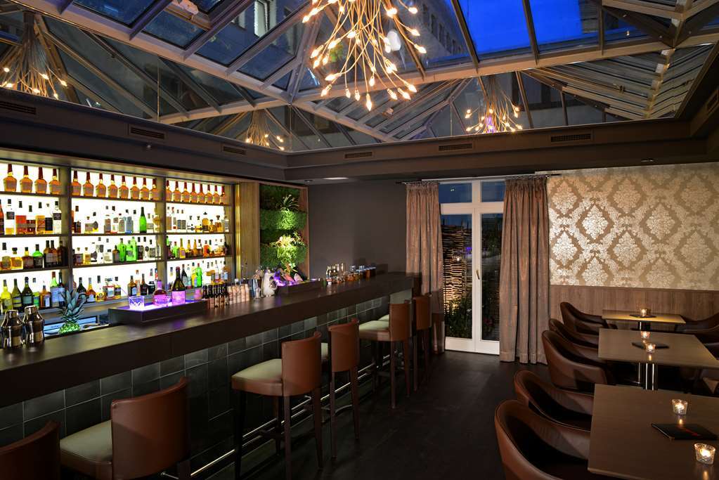 Western Premier Victoria Hotel 4*