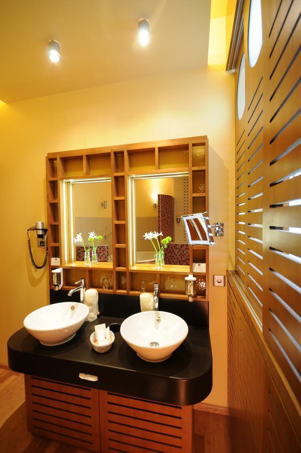 Hotel Western Premier Victoria 4*